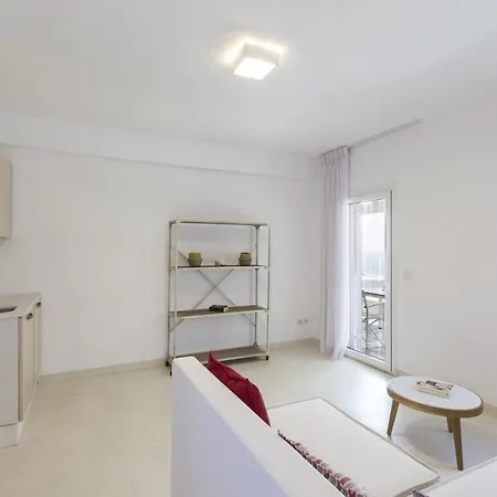 아파트 With A Sea View And Swimming Pool, In The Area Of Koundouros